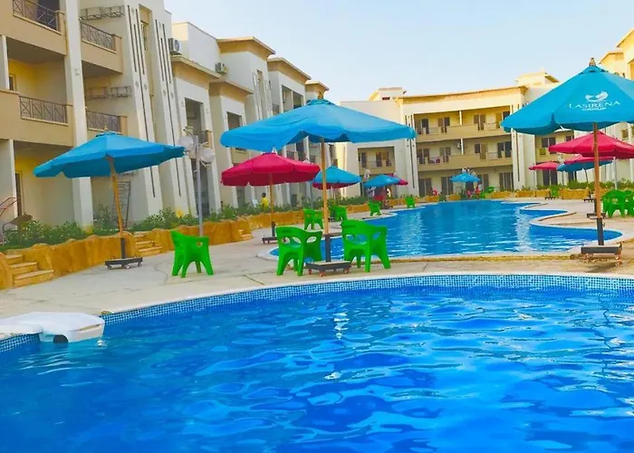 Apartment Shaleh La Serina فندقي *