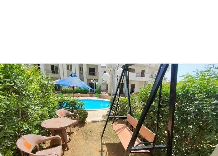 Apartment Shaleh La Serina فندقي