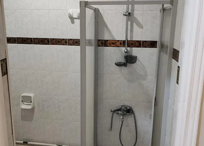 Apartment Shaleh La Serina فندقي *